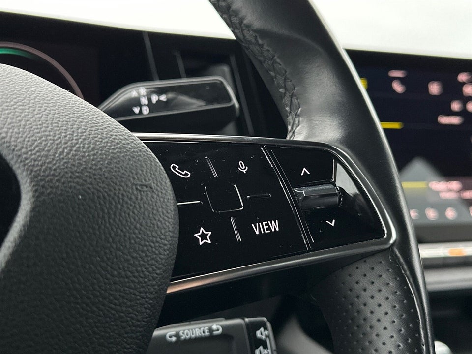 Renault Megane E-Tech 40 Equilibre 5d