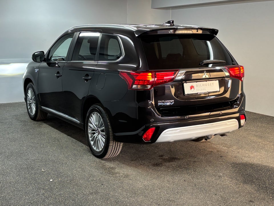 Mitsubishi Outlander 2,4 PHEV Intense CVT 4WD 5d
