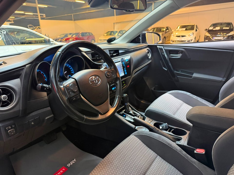 Toyota Auris 1,2 T Selected MDS 5d