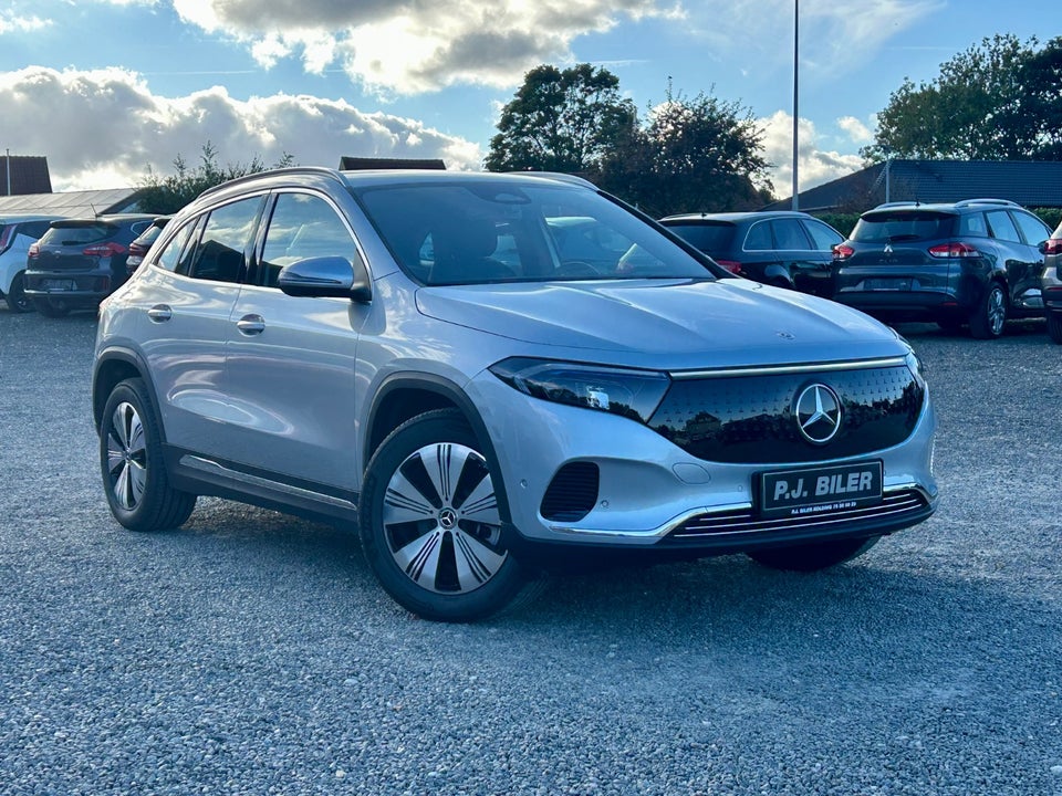 Mercedes EQA300 Progressive 4Matic 5d