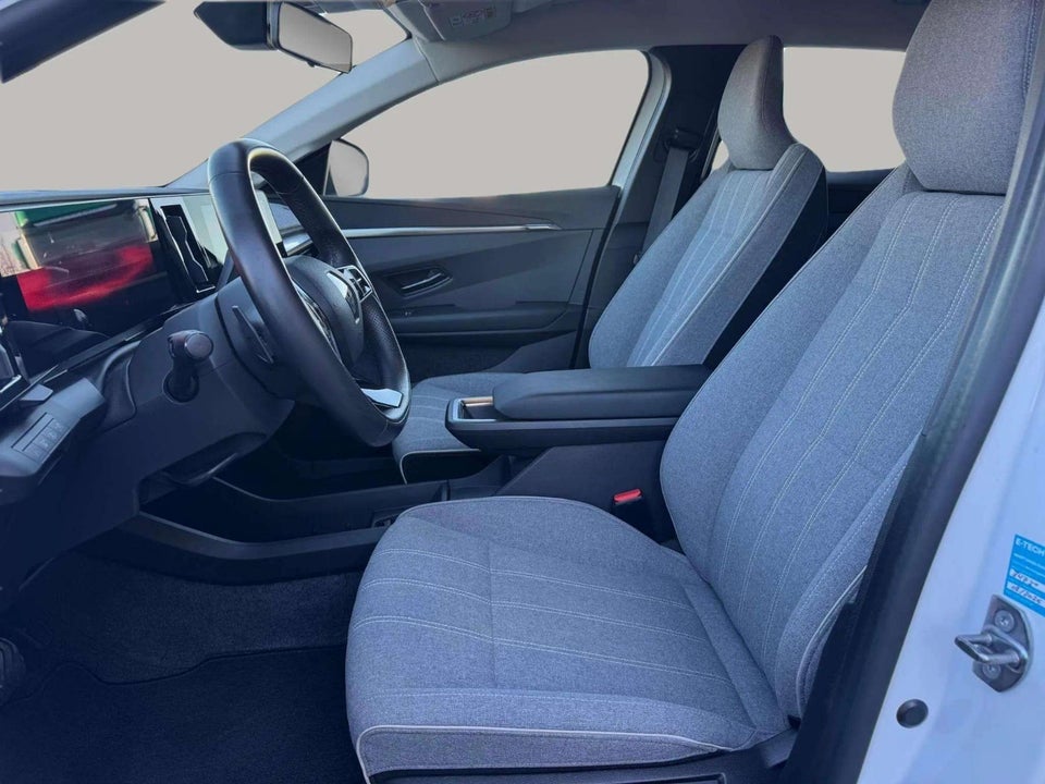 Renault Megane E-Tech 40 Equilibre 5d