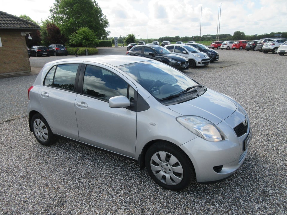 Toyota Yaris 1,3 Sol 5d