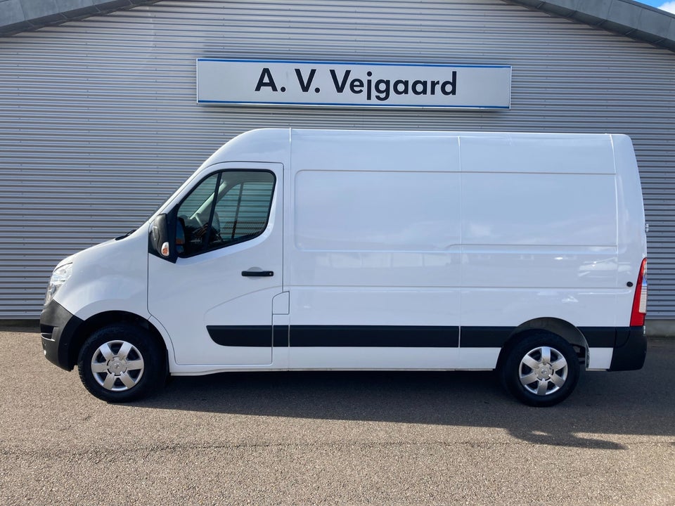 Nissan Interstar 2,3 dCi 150 L2H2 Tekna Van