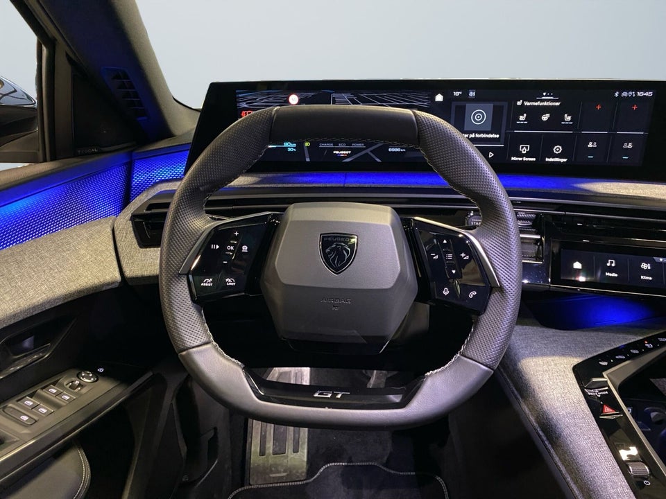 Peugeot e-3008 77 GT Pack 5d