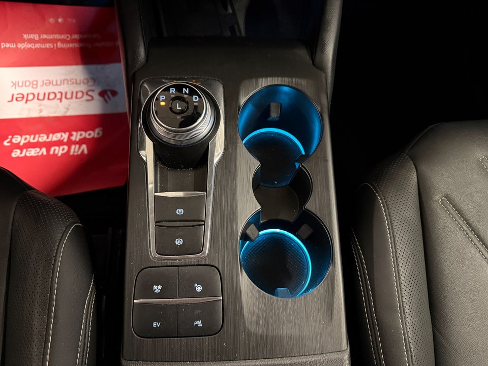 Ford Kuga 2,5 PHEV Vignale CVT 5d