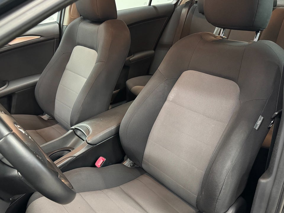 Toyota Avensis 1,6 VVT-i T1 4d