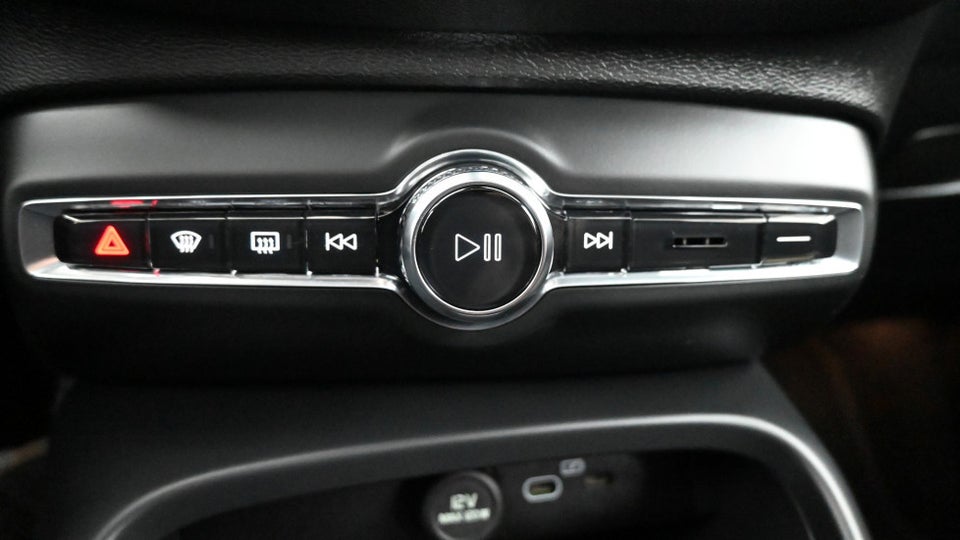 Volvo EX40 Twin Black Edition 5d