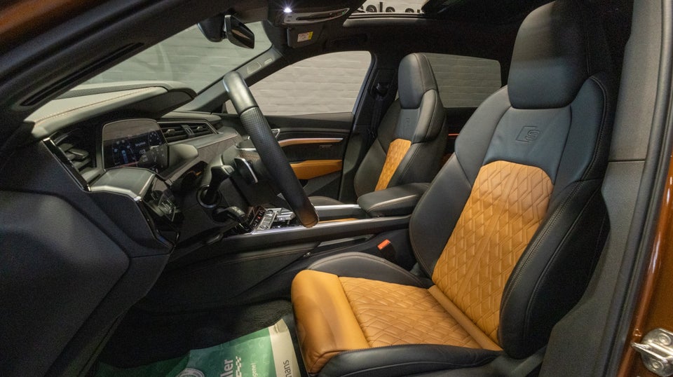 Audi e-tron 55 S-line quattro 5d