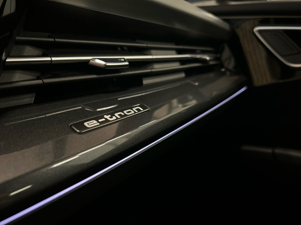 Audi Q4 e-tron 40 S-line 5d
