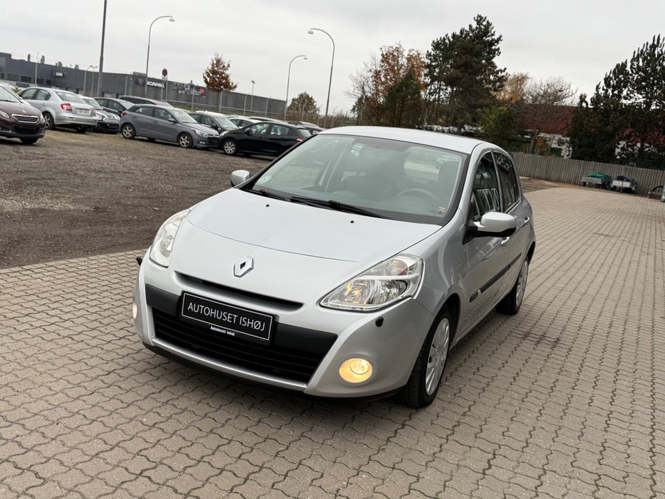 Renault Clio III 1,2 16V Authentique 5d