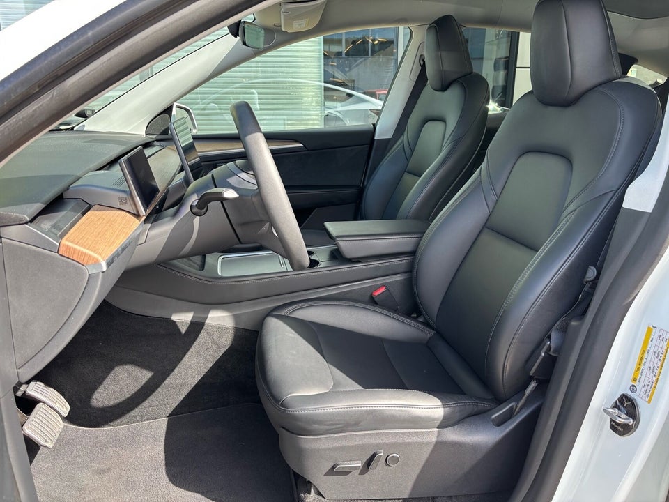 Tesla Model Y Long Range AWD 5d