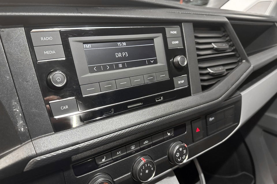 VW Transporter 2,0 TDi 110 Kassevogn lang