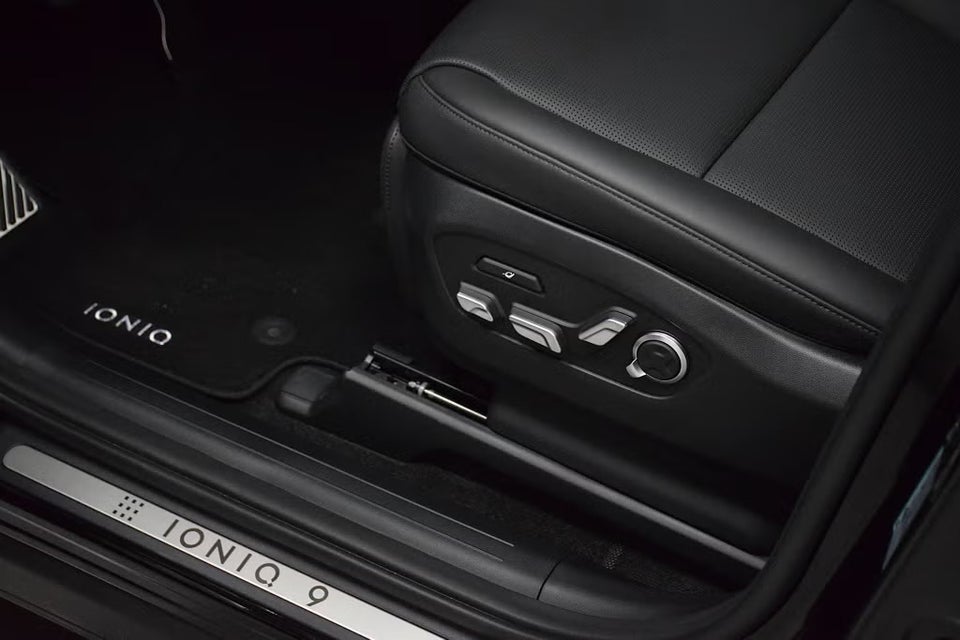 Hyundai Ioniq 9 110 Calligraphy Performance 4WD 6prs 5d