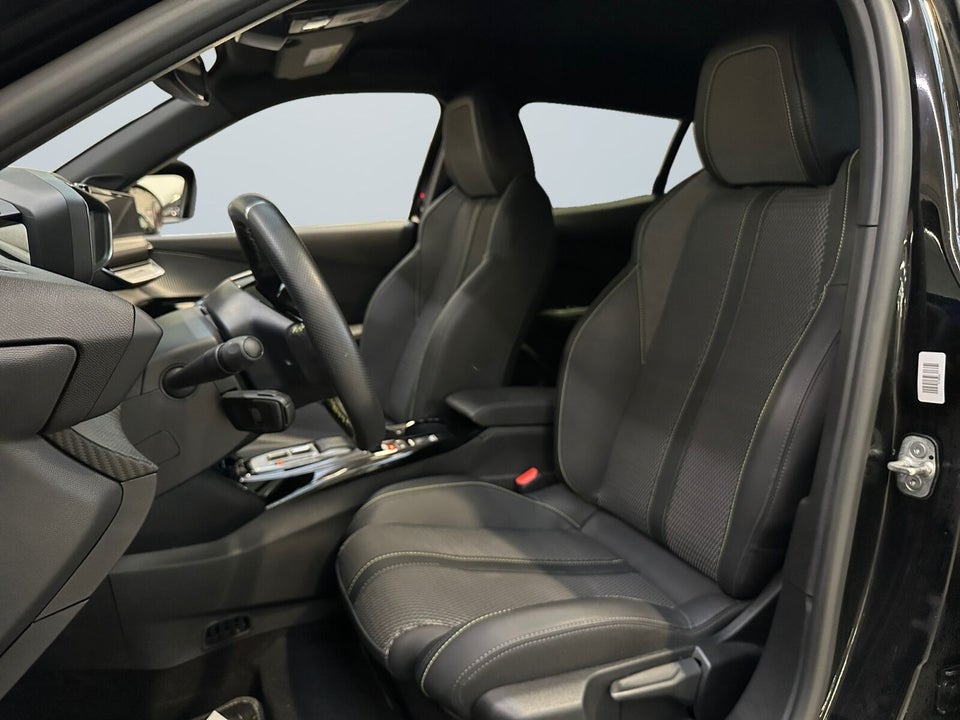Peugeot e-2008 54 GT 5d