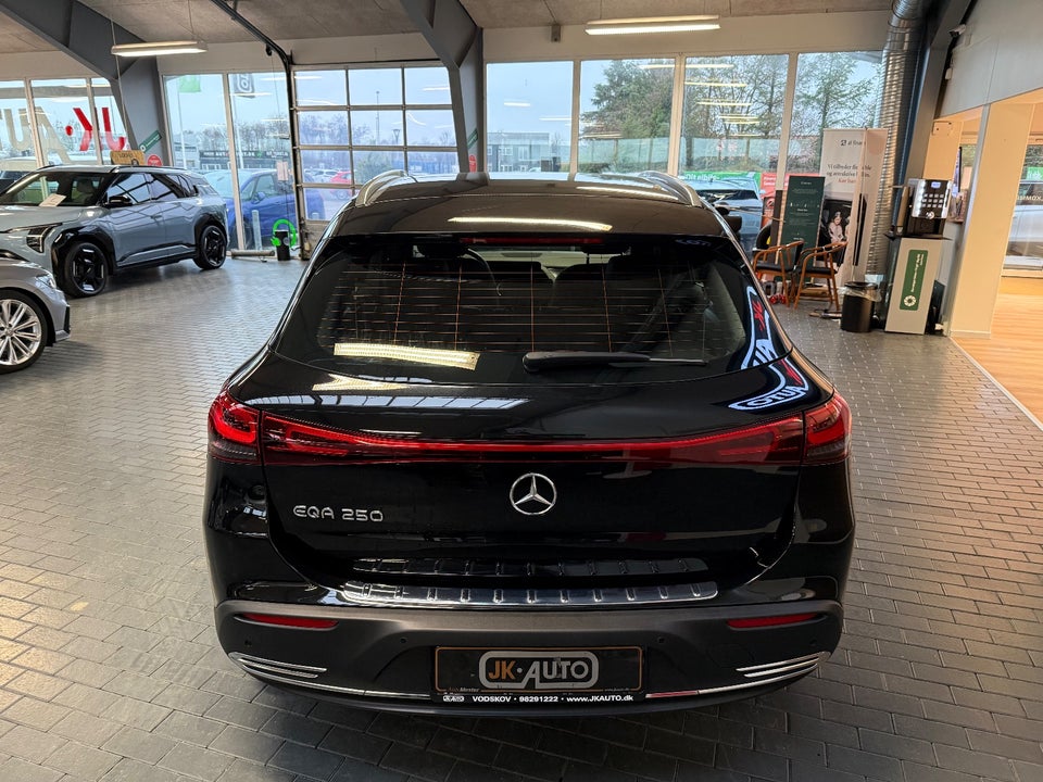 Mercedes EQA250 5d
