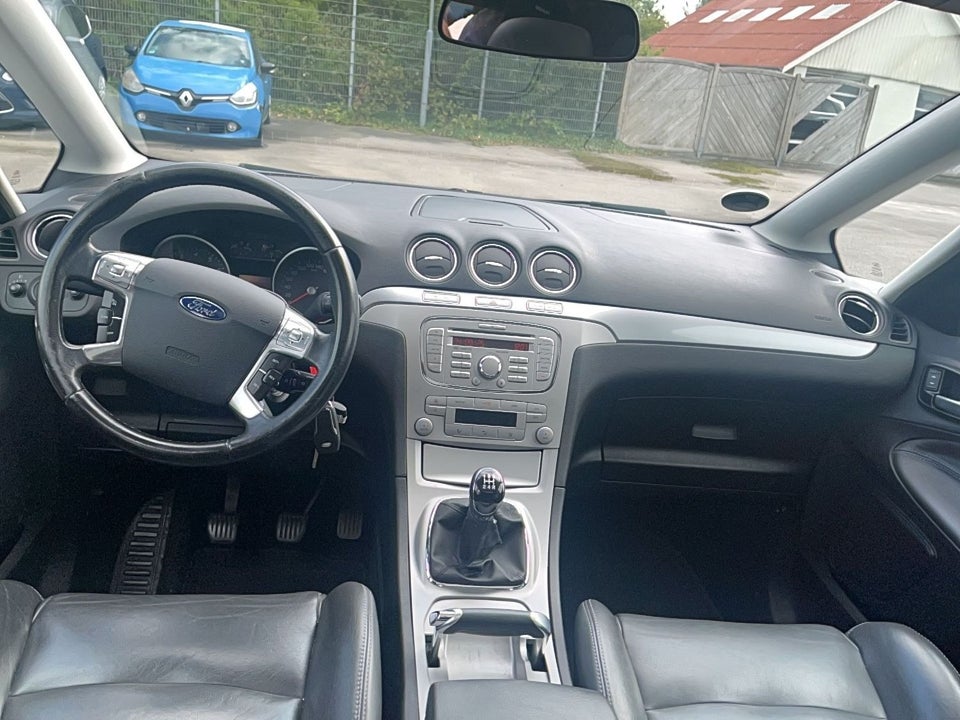 Ford S-MAX 2,0 Ambiente 5d