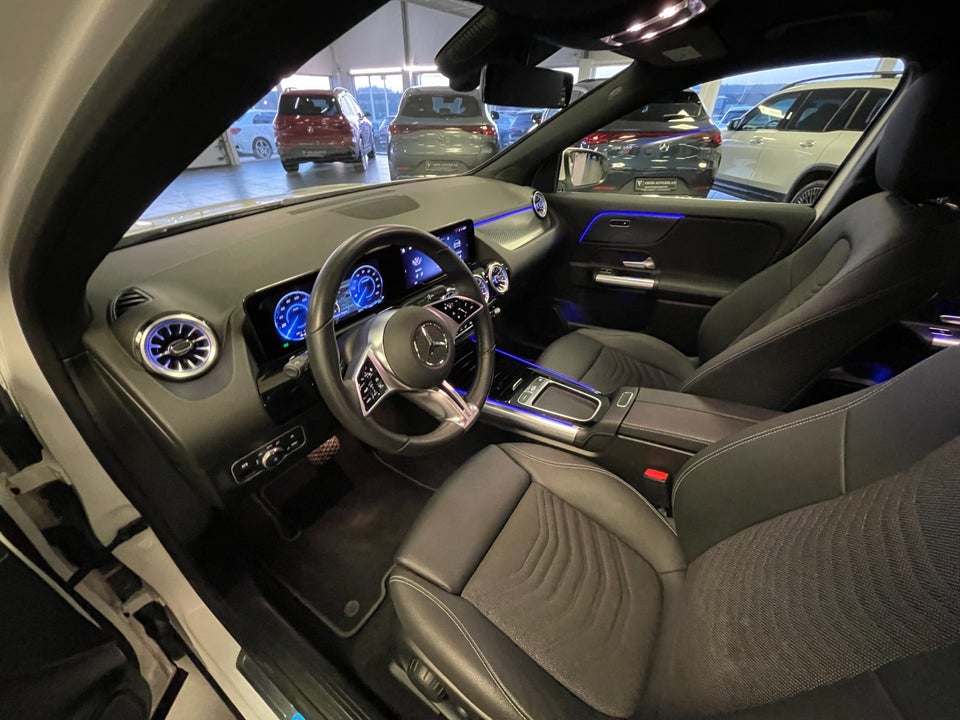 Mercedes EQA300 Progressive 4Matic 5d