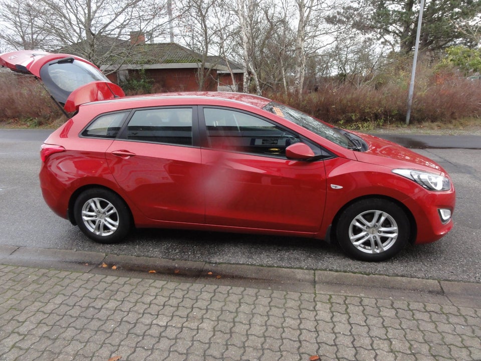 Hyundai i30 1,6 CRDi 110 Active+ CW 5d