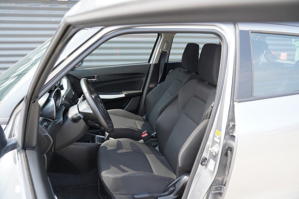 Suzuki Swift 1,2 Dualjet Club 5d