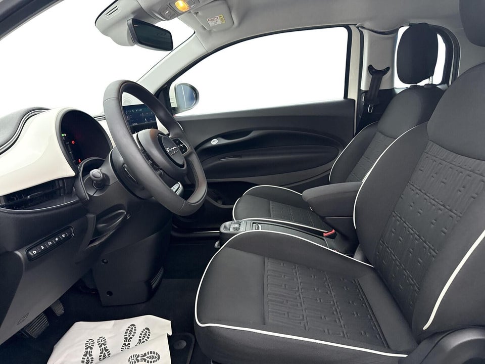 Fiat 500e 42 Icon 3+1 4d