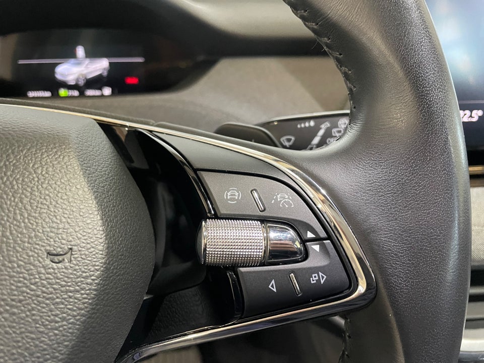 Skoda Enyaq 80 iV Plus Loft 5d