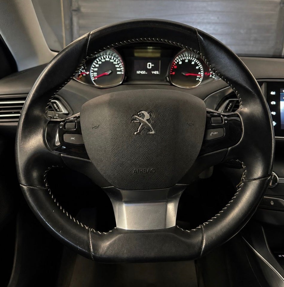 Peugeot 308 1,2 e-THP 130 Allure+ SW 5d