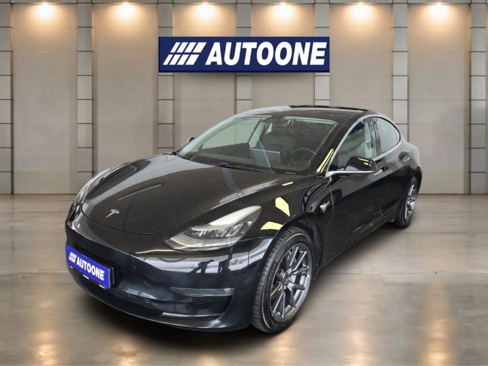 Tesla Model 3 Standard Range+ RWD 4d