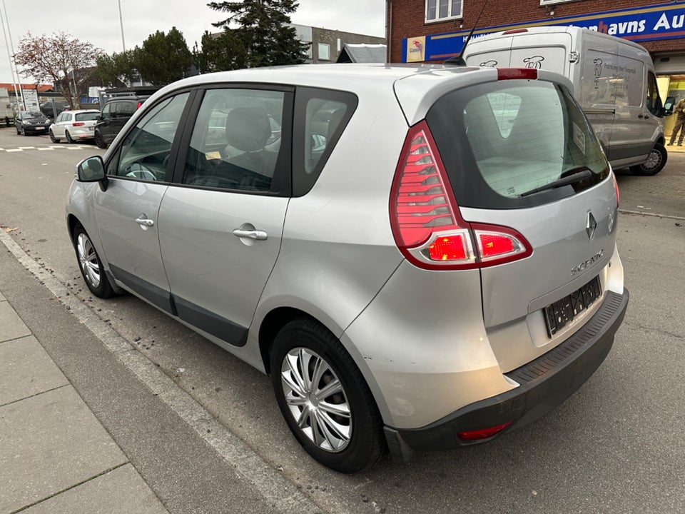 Renault Grand Scenic III 1,4 TCe 130 Dynamique 5d