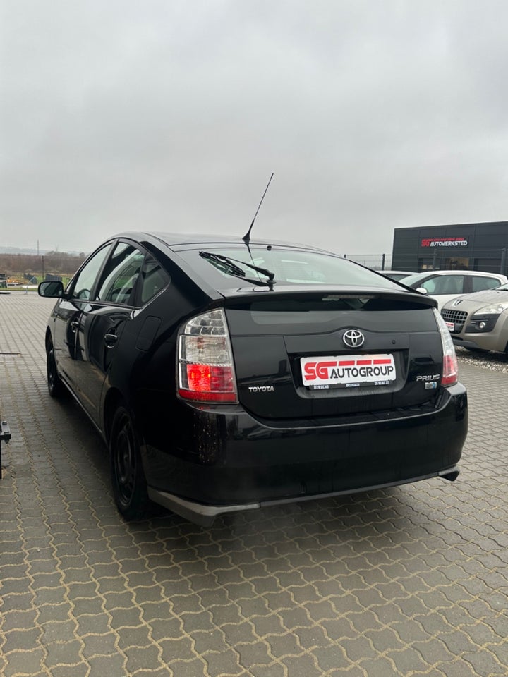 Toyota Prius 1,5 Hybrid 5d