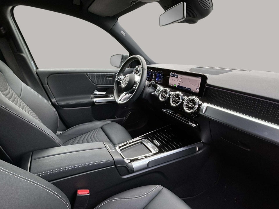 Mercedes EQB300 Progressive 4Matic 5d