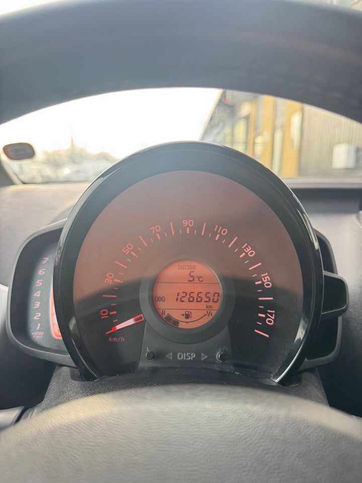 Toyota Aygo 1,0 VVT-i x-black 5d