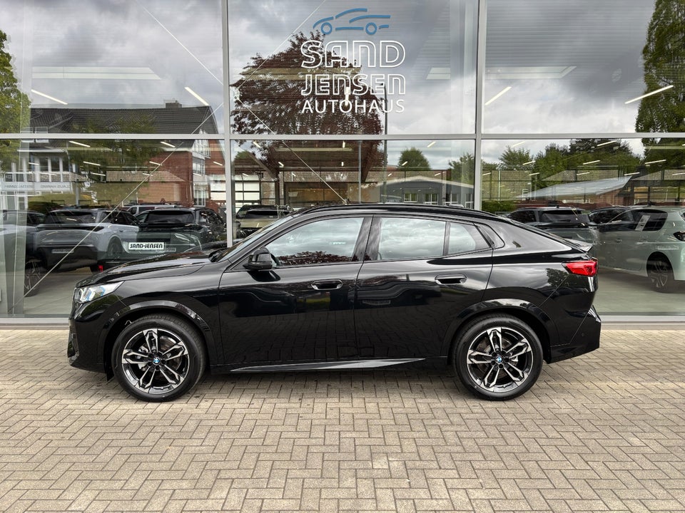 BMW iX2 eDrive20 Fully Charged M-Sport 5d