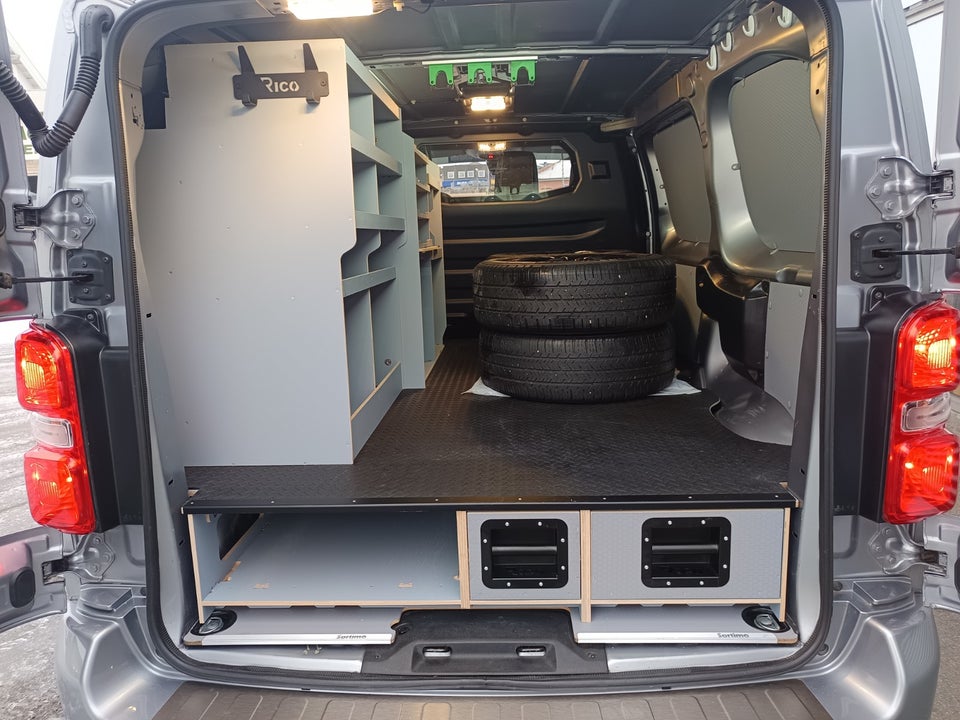 Peugeot Expert 2,0 BlueHDi 122 L2 Sport EAT8 Van