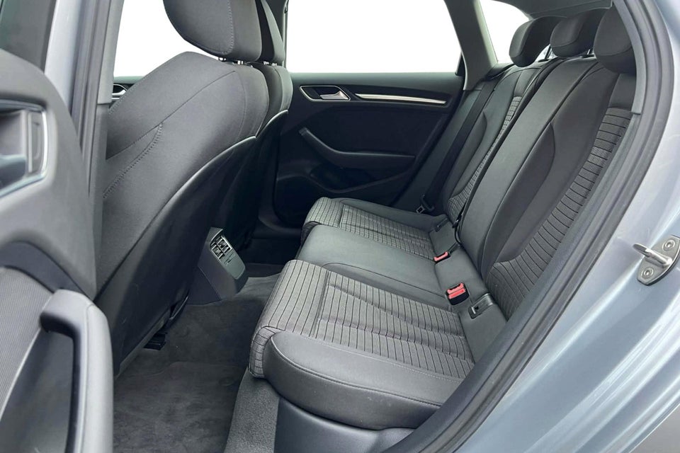 Audi A3 35 TFSi Sport Limited S-tr. 4d