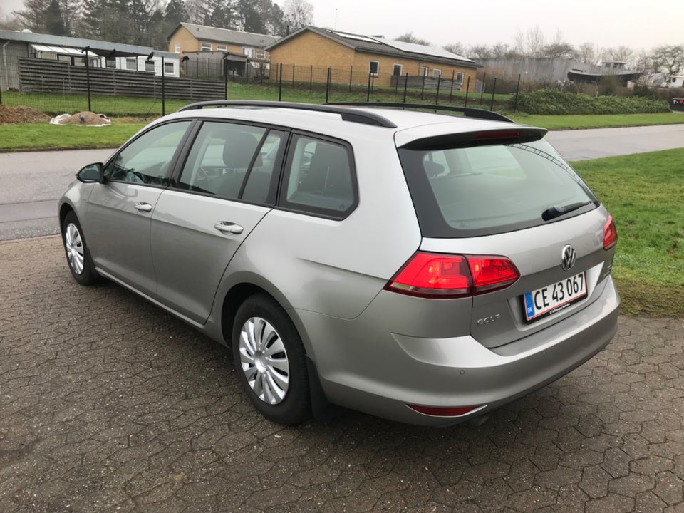 VW Golf VII 1,6 TDi 105 Comfortline BMT 5d