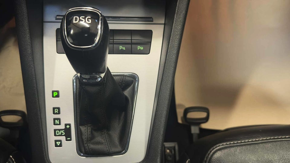 Skoda Octavia 1,6 TDi 105 Elegance Combi DSG 5d