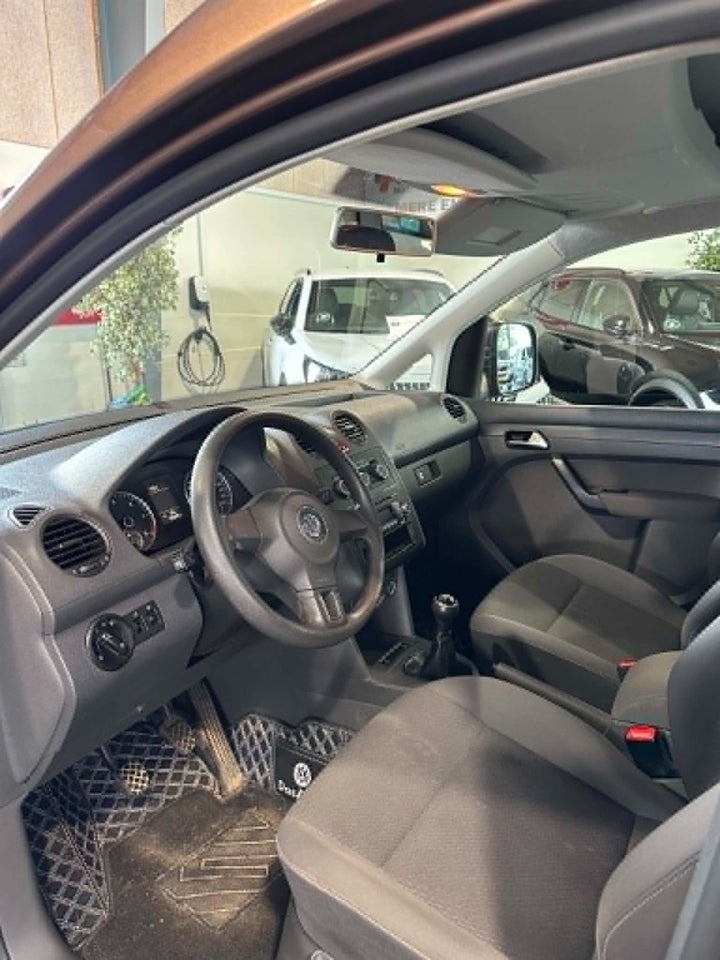 VW Caddy 1,6 TDi 75 Trendline BMT 5d