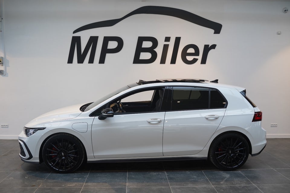 VW Golf VIII 1,4 GTE DSG 5d