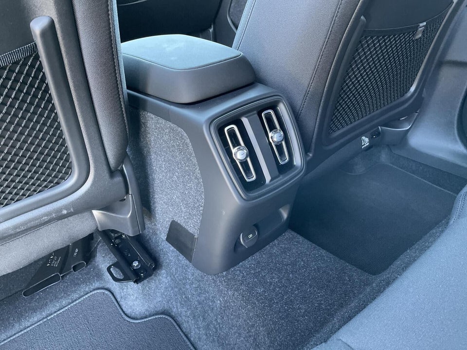 Volvo EX40 Extended Range Plus 5d