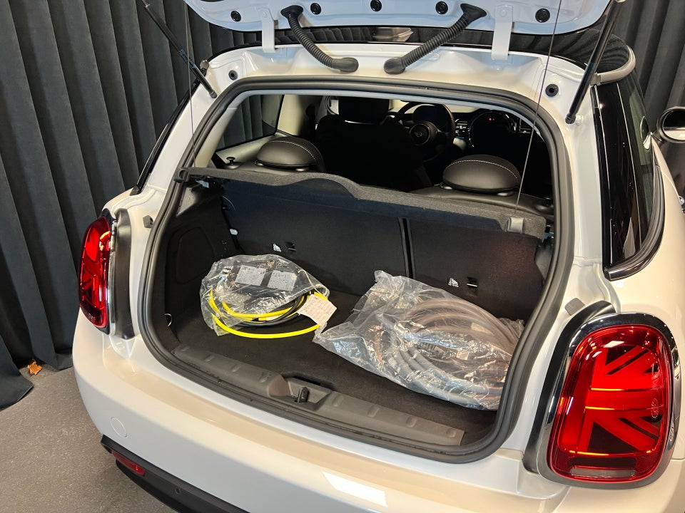 MINI Cooper SE Classic 3d