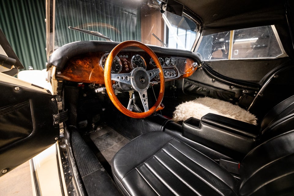 Morgan 4/4 1,6 4 seater 2d