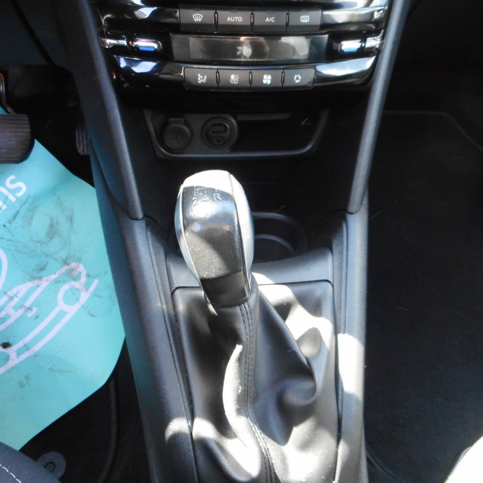 Peugeot 208 1,6 BlueHDi 100 Allure Sky 5d