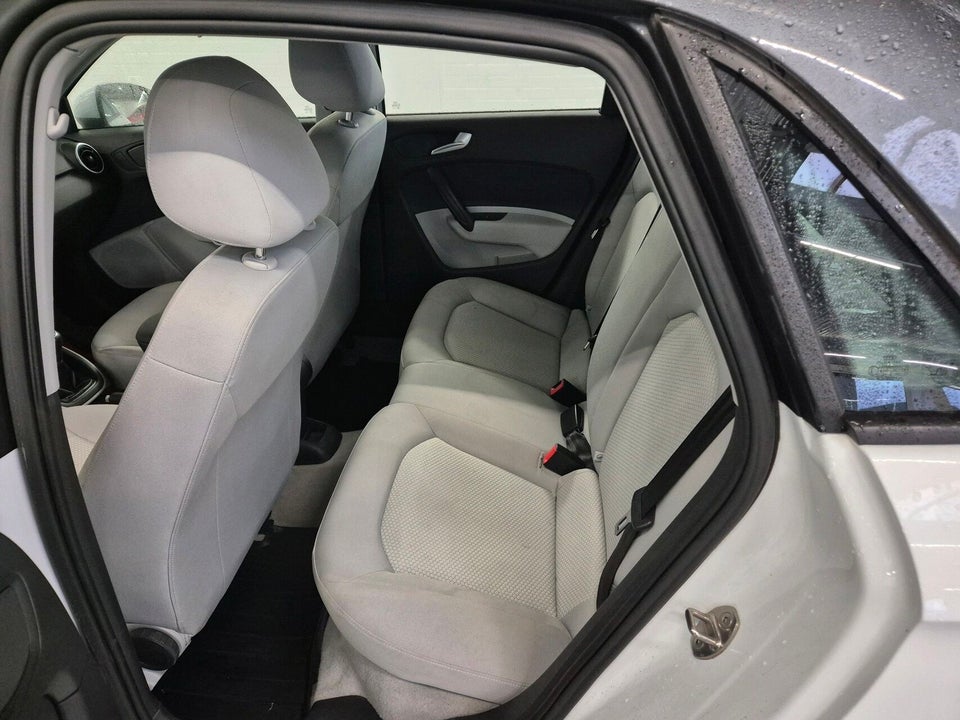 Audi A1 1,2 TFSi 86 Ambition Sportback 5d