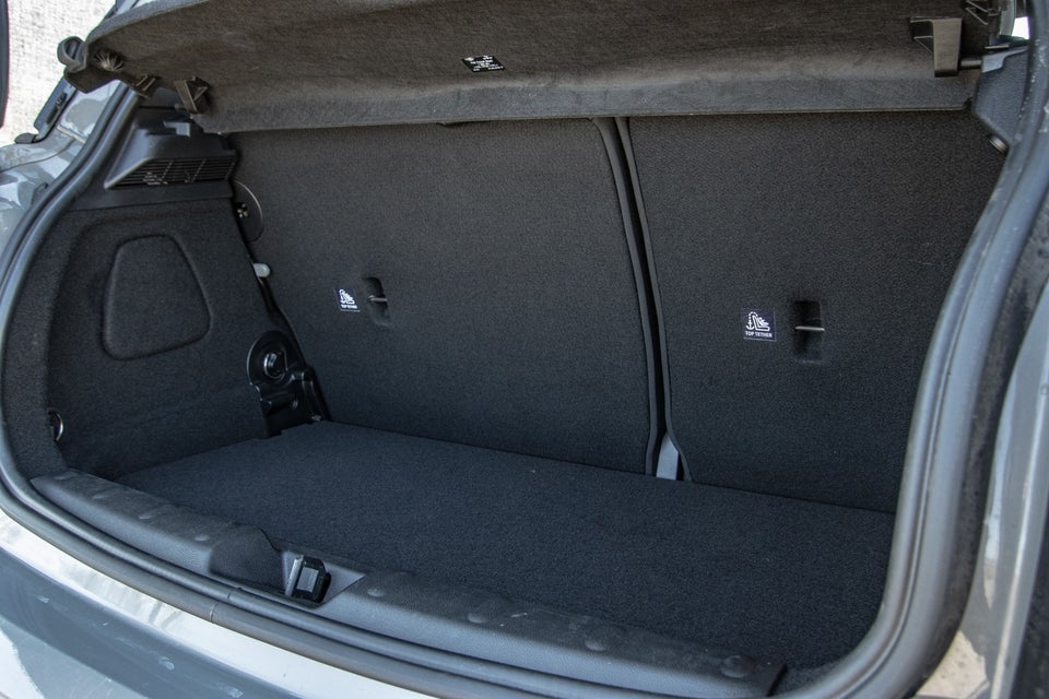 MINI Cooper SE Essential 3d