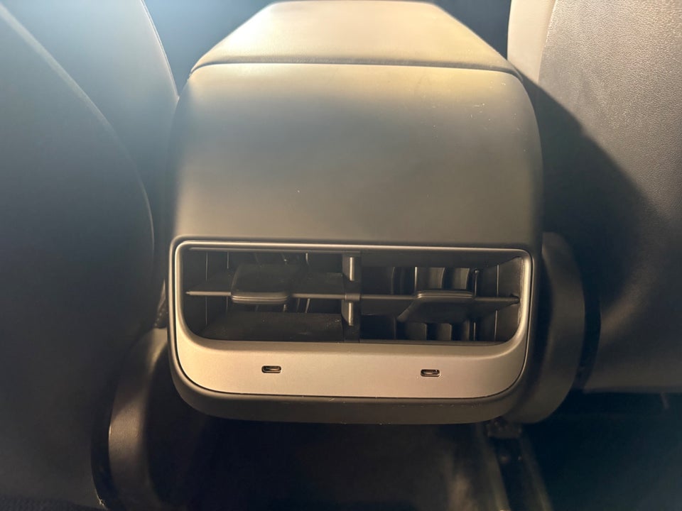 Tesla Model Y Long Range AWD 5d