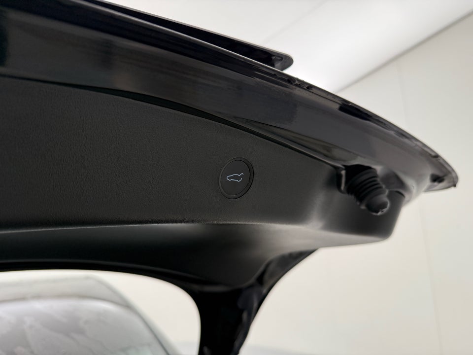 Tesla Model 3 RWD 4d