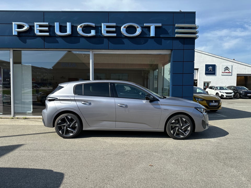 Peugeot 308 1,6 Hybrid First Selection+ EAT8 5d