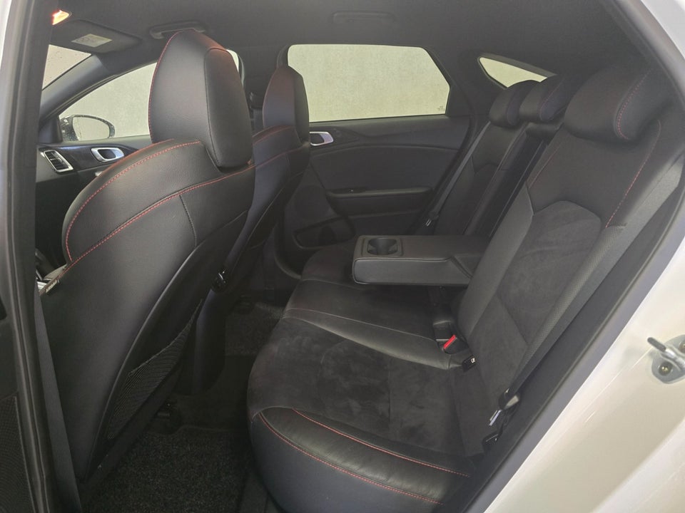 Kia ProCeed 1,6 T-GDi GT DCT 5d