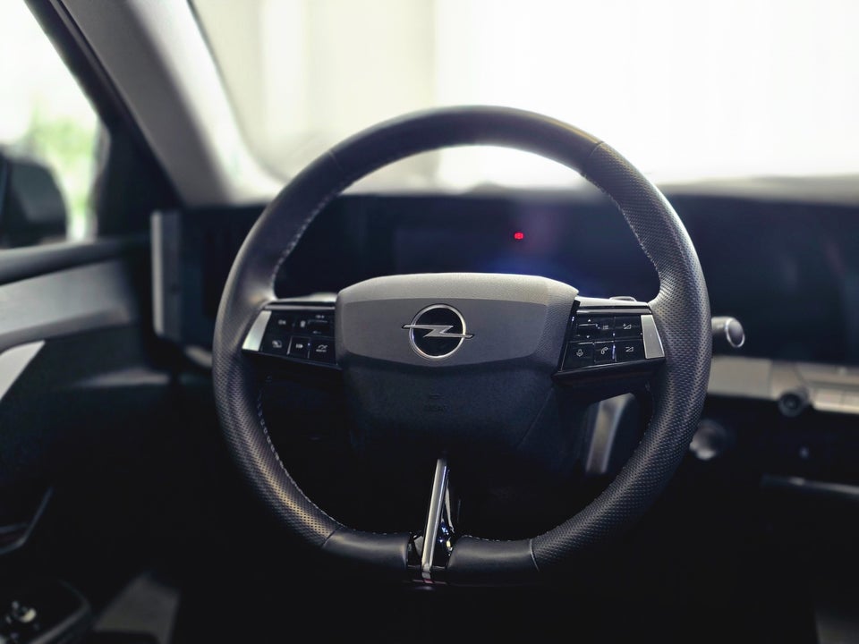 Opel Astra 1,2 T 130 Elegance aut. 5d