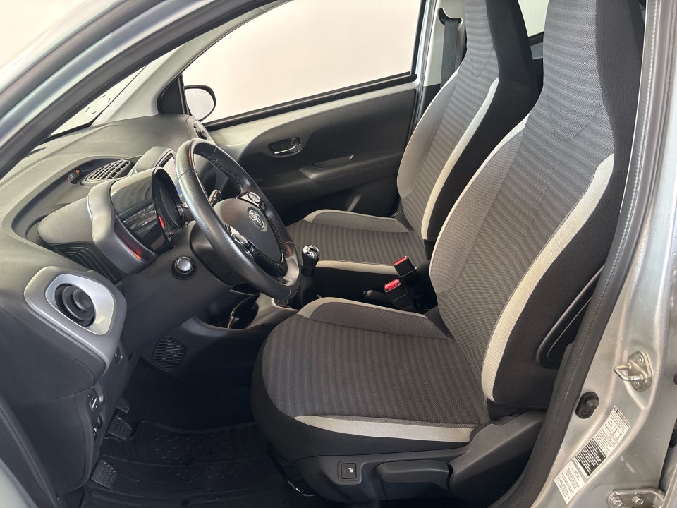 Toyota Aygo 1,0 VVT-i x-pression 5d